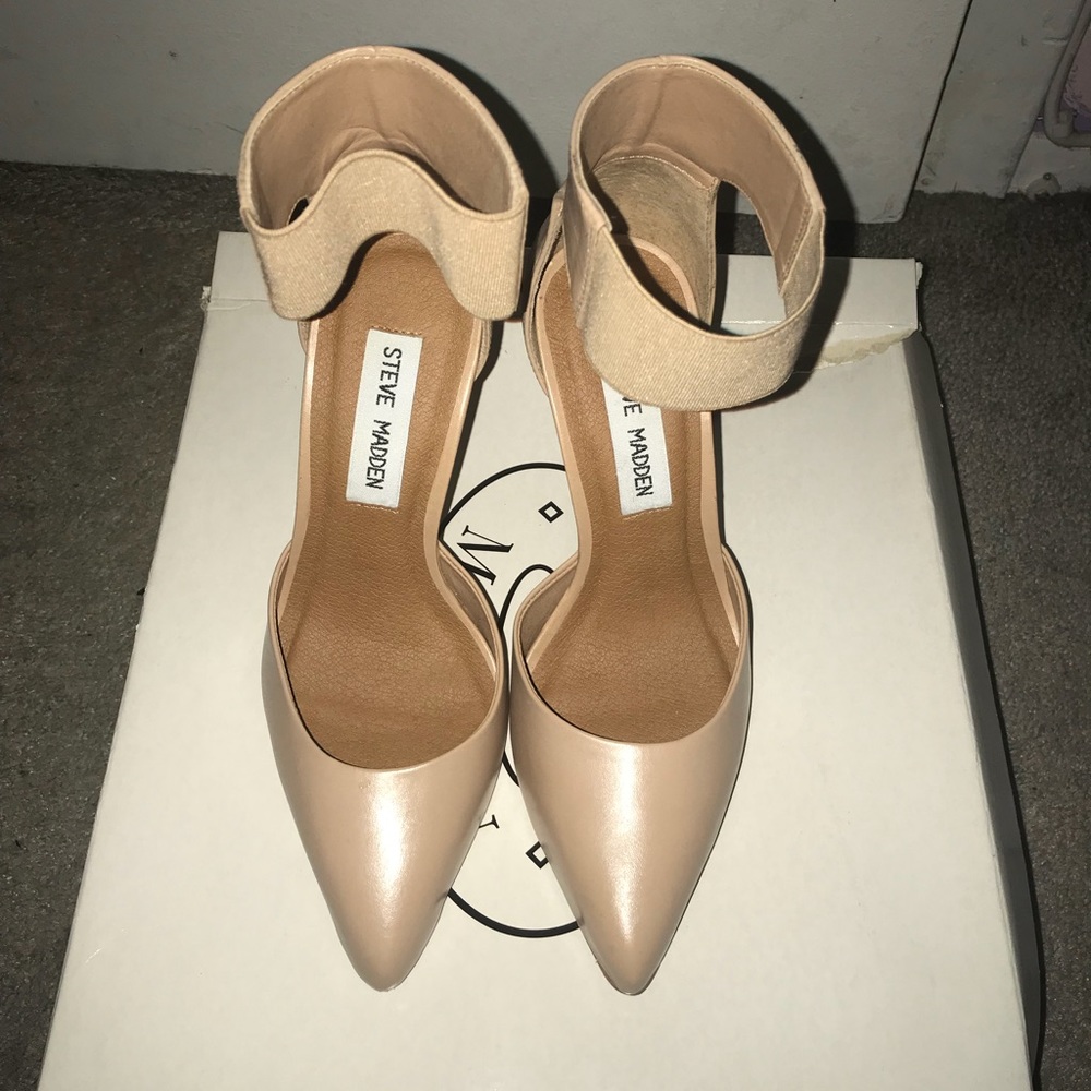 Steve madden nude strap heel size 5.5
